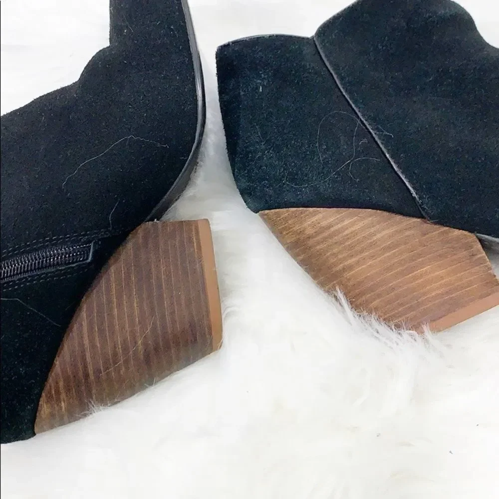 URBAN OUTFITTERS Ecote Black Stacked Heel Bootie